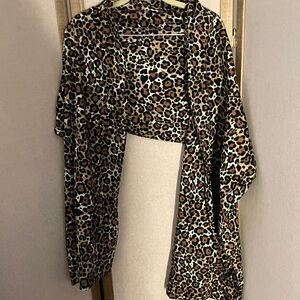 Ashro Leopard Print wrap